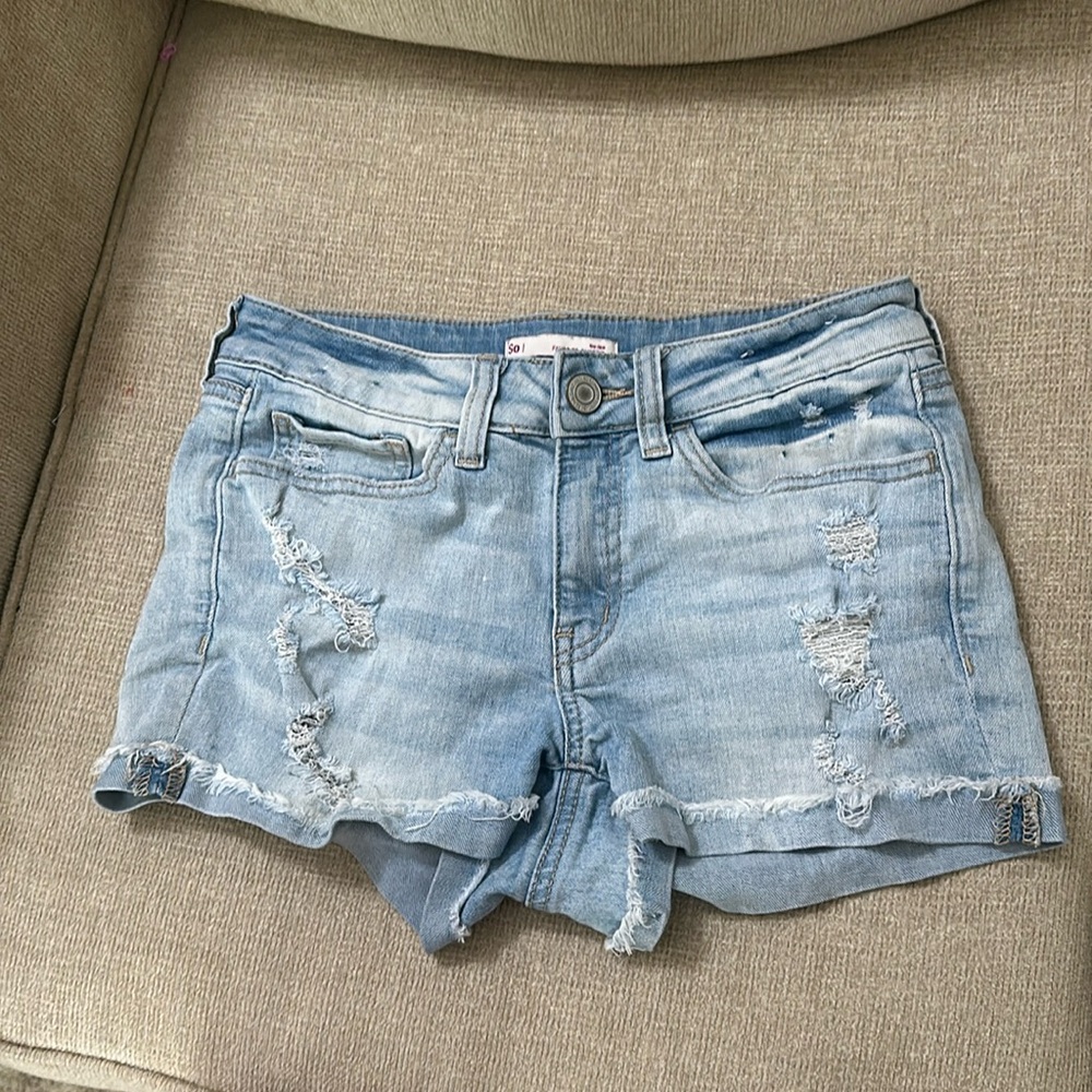 SO light wash jean shorts